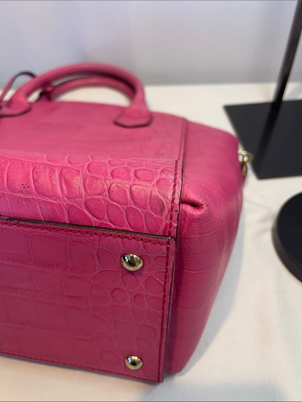 MCM Pink Croc Embossed Leather Satchel Bag w/ Keys & Entrupy Authenticationy - Picture 13 of 17